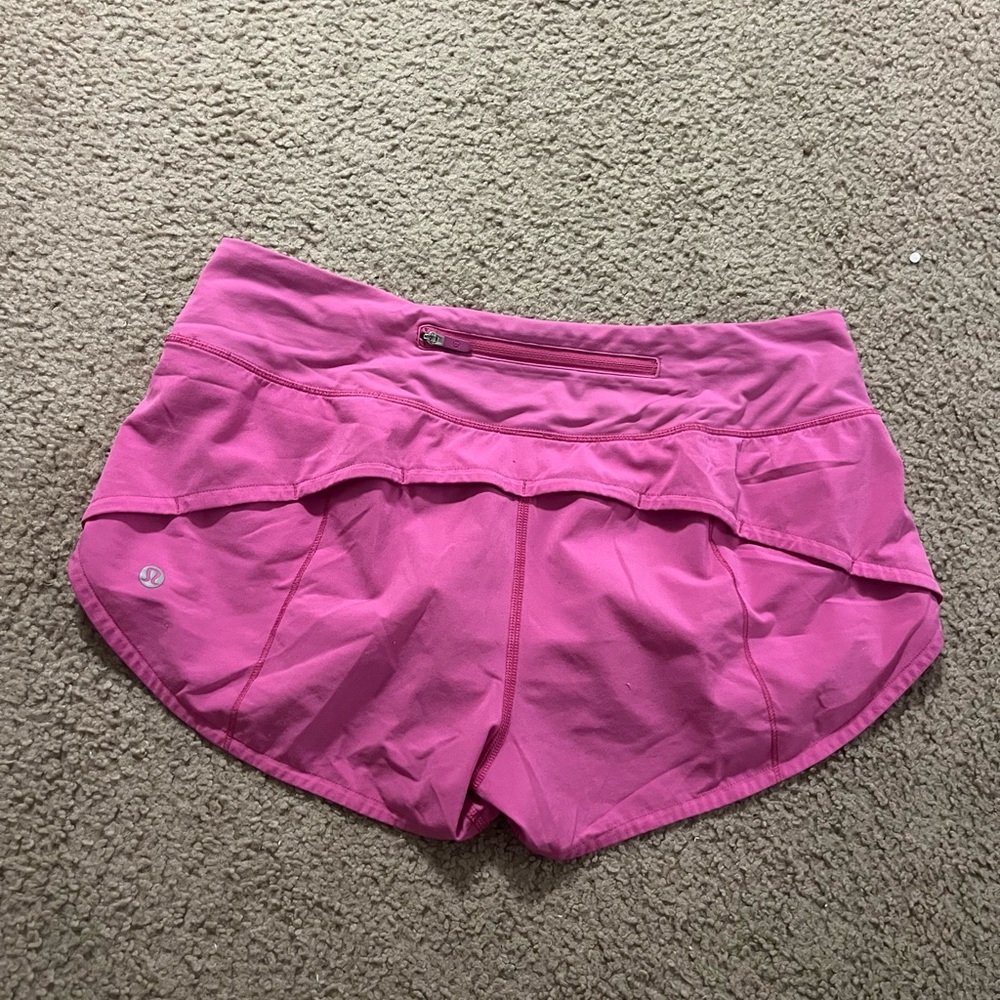 Lulu shorts size 6 2.5 inch